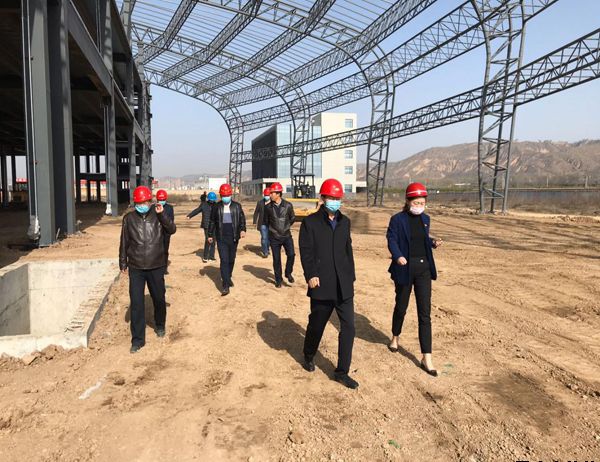 市建管局副局長田曉東帶隊督查指導平涼過境車輛綜合服務中心(一期)項目 開(復)工工作(圖2) 市建管局副局長田曉東帶隊督查指導平涼過境車輛綜合服務中心(一期)項目 開(復)工工作(圖2)