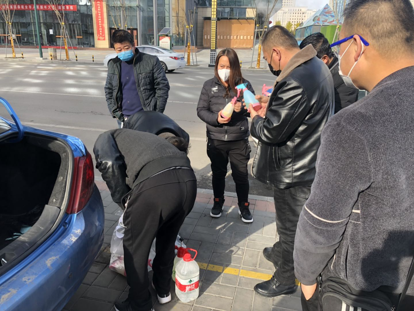 平?jīng)鲢葱履茉闯鲎馄囉邢挢?zé)任公司召開疫情防控工作部署安排會(圖3) 平?jīng)鲢葱履茉闯鲎馄囉邢挢?zé)任公司召開疫情防控工作部署安排會(圖3)