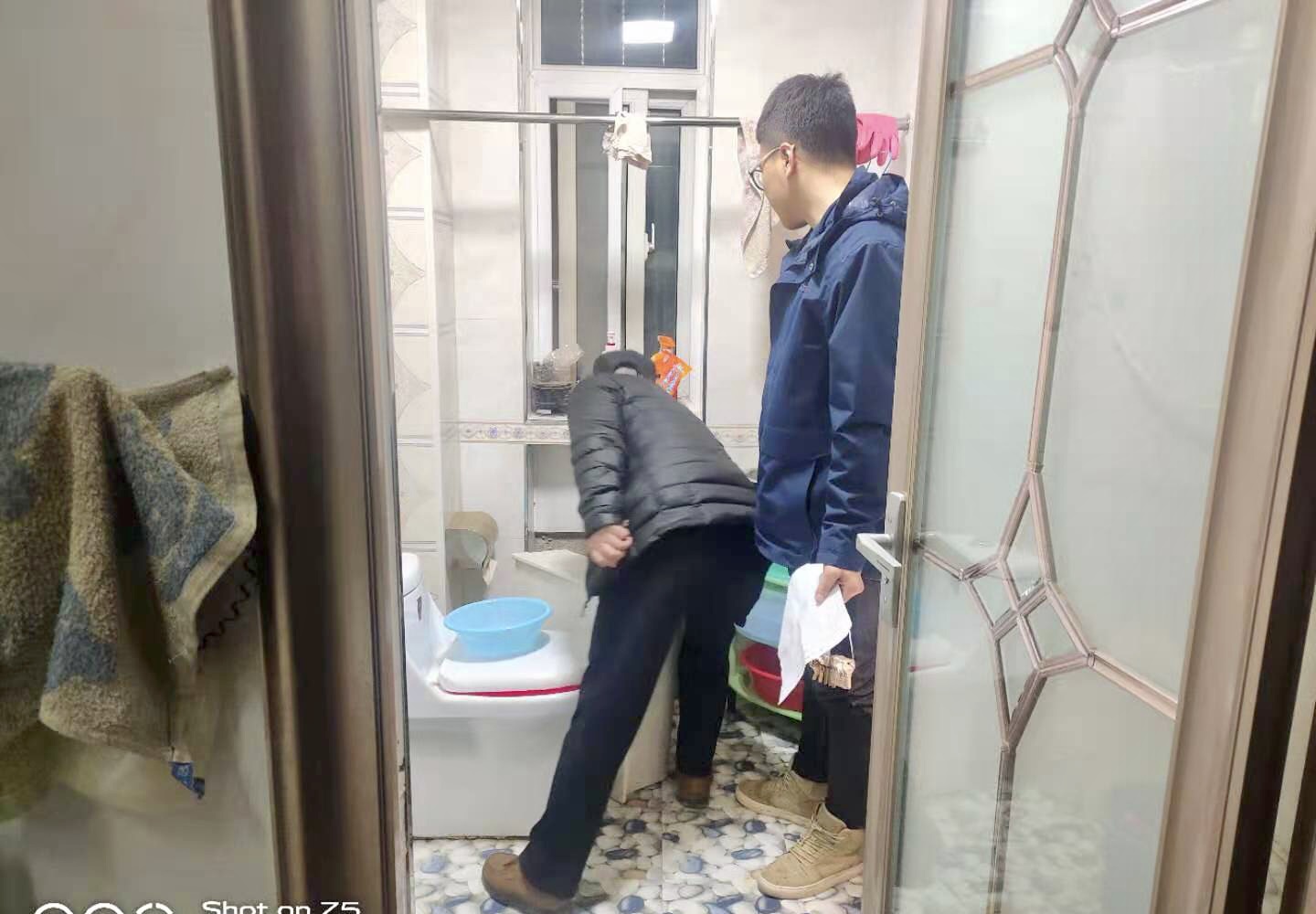 泓源能源供應(yīng)公司扎實(shí)開(kāi)展“大回訪”活動(dòng)全力保障熱用戶溫暖過(guò)冬(圖3) 泓源能源供應(yīng)公司扎實(shí)開(kāi)展“大回訪”活動(dòng)全力保障熱用戶溫暖過(guò)冬(圖3)