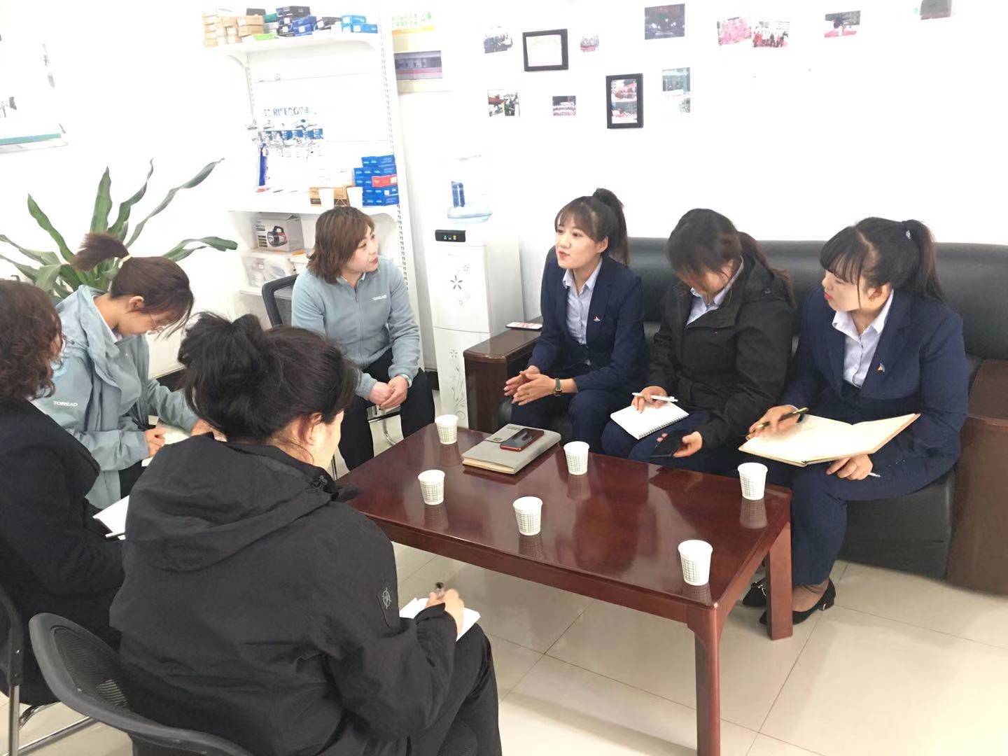 泓潤(rùn)物業(yè)公司赴康居物業(yè)公司交流學(xué)習(xí)(圖2) 泓潤(rùn)物業(yè)公司赴康居物業(yè)公司交流學(xué)習(xí)(圖2)