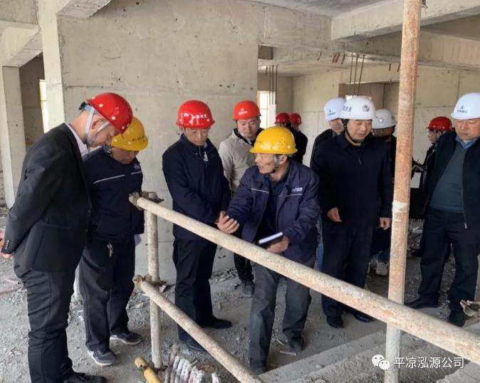 市應(yīng)急管理局檢查泓源公司在建項(xiàng)目安全生產(chǎn)工作(圖2) 市應(yīng)急管理局檢查泓源公司在建項(xiàng)目安全生產(chǎn)工作(圖2)