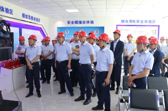 泓源公司開展安全生產(chǎn)月活動——重點建設(shè)項目觀摩學習(圖4)