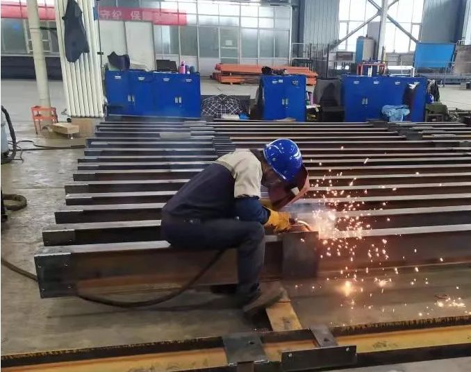 “國(guó)慶假日我在崗”——泓源公司裝備制造企業(yè)生產(chǎn)忙(圖2) “國(guó)慶假日我在崗”——泓源公司裝備制造企業(yè)生產(chǎn)忙(圖2)