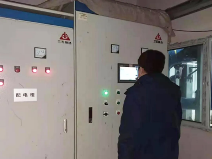 泓源能源供應(yīng)公司全力保障供熱質(zhì)量服務(wù)群眾溫暖過(guò)冬(圖2) 泓源能源供應(yīng)公司全力保障供熱質(zhì)量服務(wù)群眾溫暖過(guò)冬(圖2)