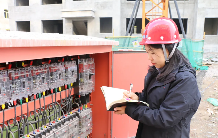 泓源公司召開2021年度“泓源榜樣”表彰會(huì)議(圖2) 泓源公司召開2021年度“泓源榜樣”表彰會(huì)議(圖2)