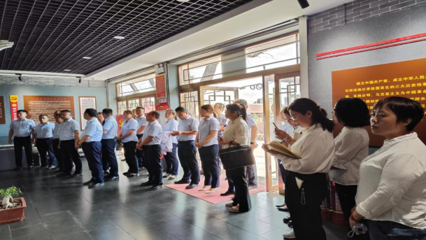 同心慶七一 喜迎二十大——市產(chǎn)投集團(tuán)開展紅色教育主題黨日活動(dòng)(圖2) 同心慶七一 喜迎二十大——市產(chǎn)投集團(tuán)開展紅色教育主題黨日活動(dòng)(圖2)